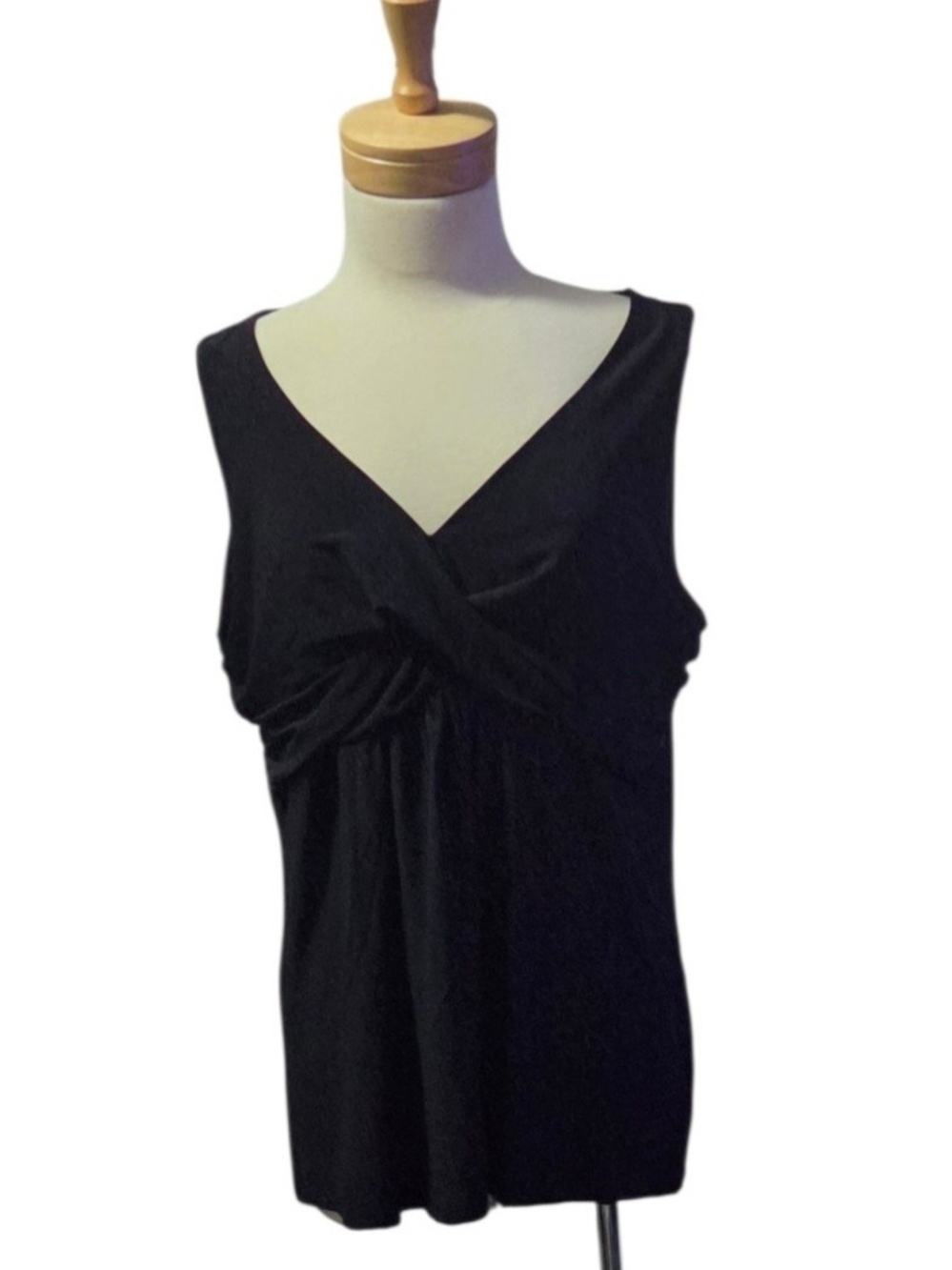 Love & Legend Black Sleeveless Twist-Front Tank Top